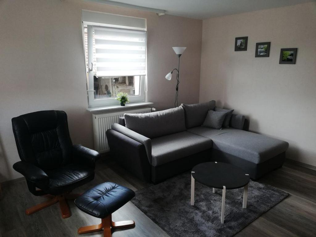 Ferienwohnung Christiane - nagelneue, moderne Ferienwohnung mit Blick ins Grüne Ober-Abtsteinach Exterior foto