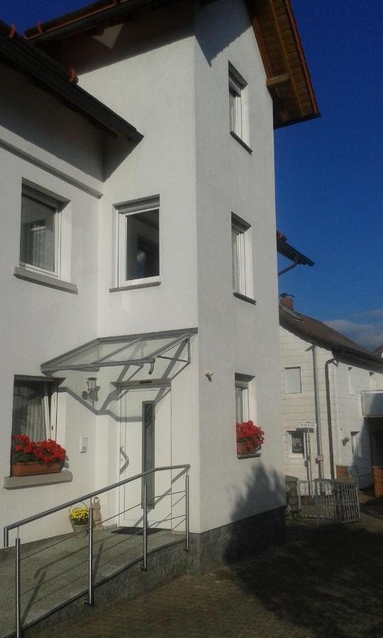 Ferienwohnung Christiane - nagelneue, moderne Ferienwohnung mit Blick ins Grüne Ober-Abtsteinach Exterior foto